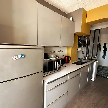 27m2, Cosy, Douillet, Neuf, Parking Privee Appartamento *